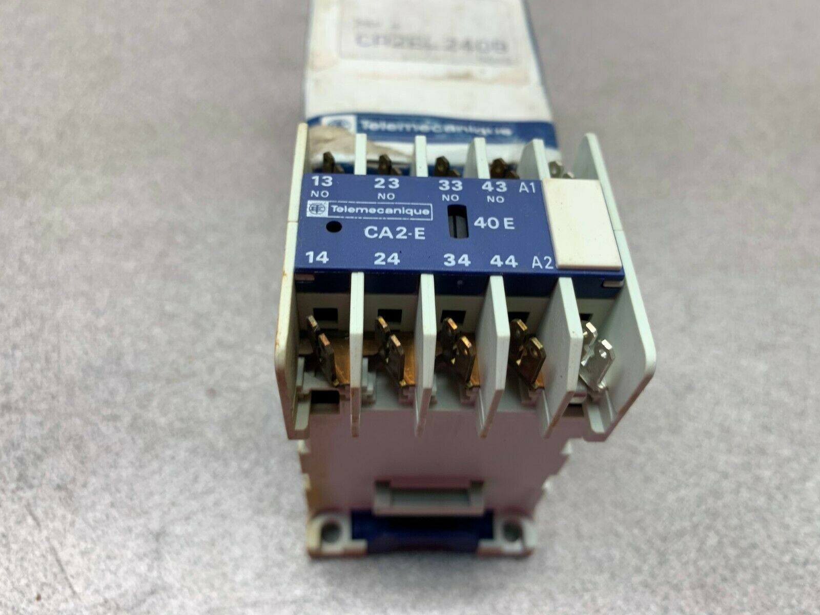 NEW IN BOX TELEMECANIQUE RELAY CA2EL240B