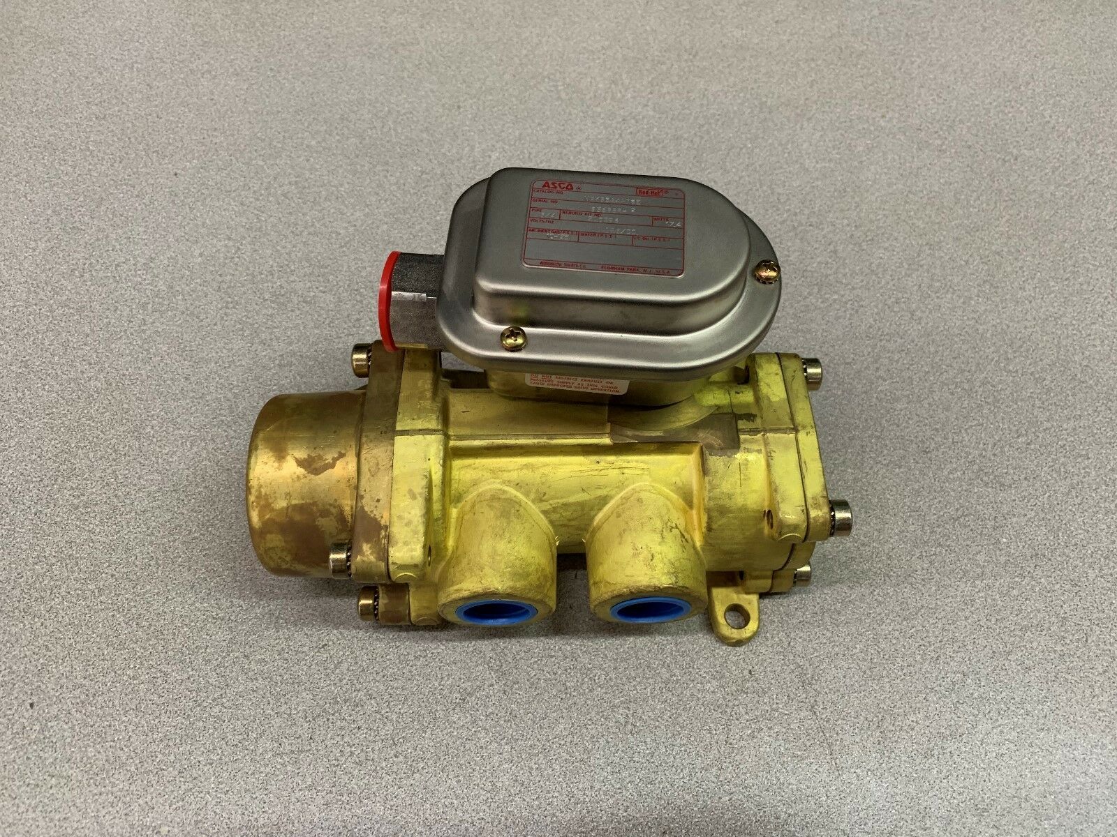 NEW NO BOX ASCO RED-HAT SOLENOID VALVE 3/4" PIPE 125VDC COIL NPK8344A76E