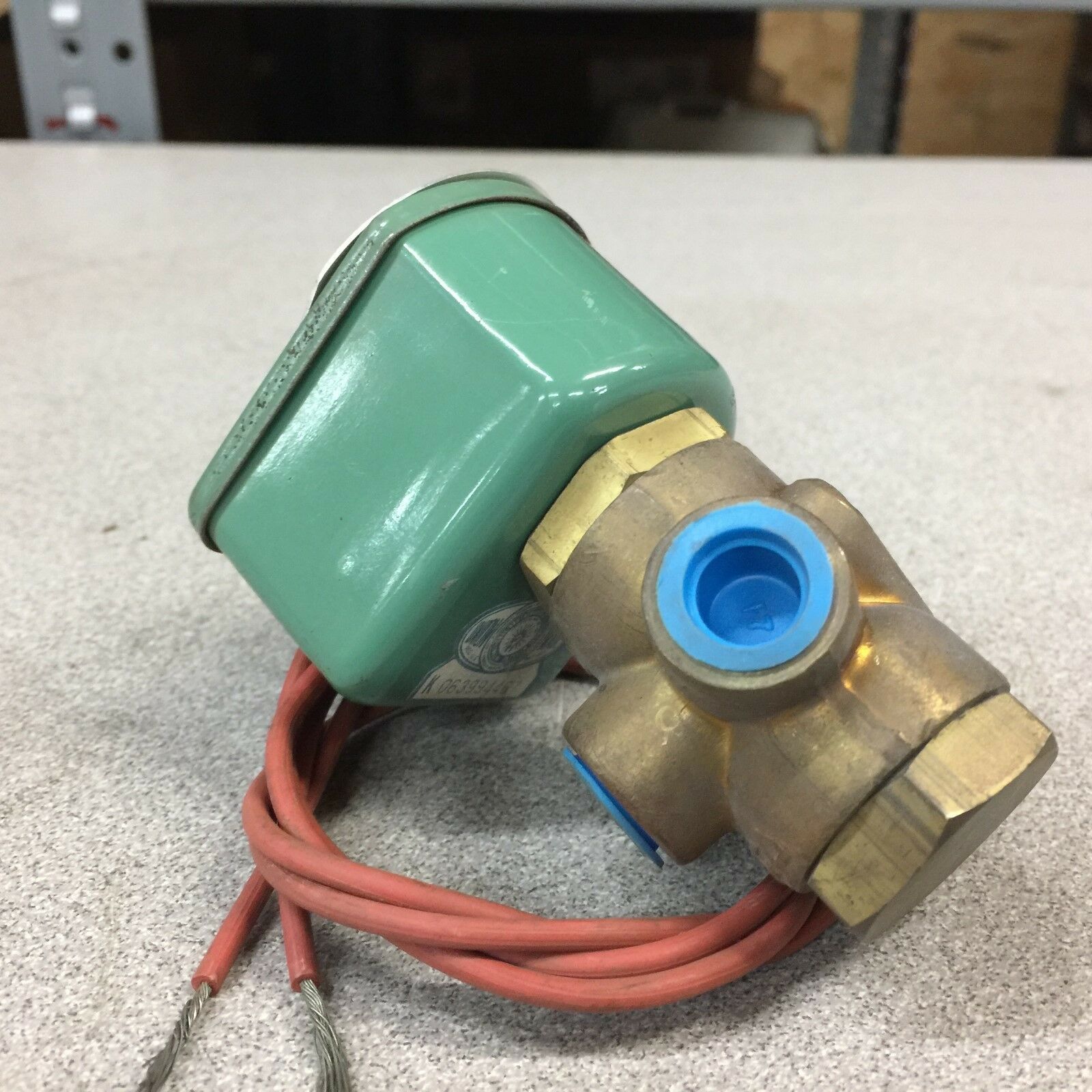 NEW NO BOX ASCO 1/4NPT 110PSI 120VAC SOLENOID VALVE 8320A89V