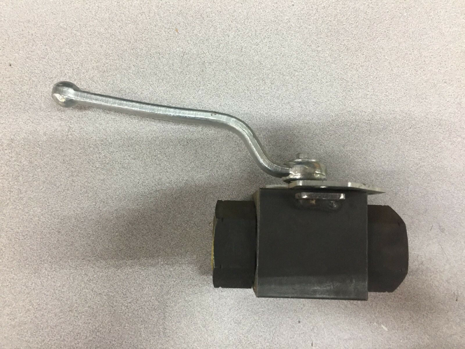 NEW NO BOX KH 1 INCH BALL VALVE BKH1"NPT1125