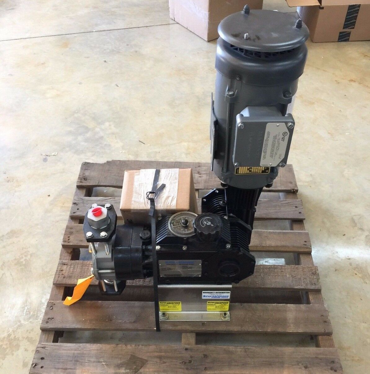NEW PULSAFEEDER DIAPHRAGM METERING PUMP 25BD PULSAR 78MM WITH BALDOR 1DXM7002