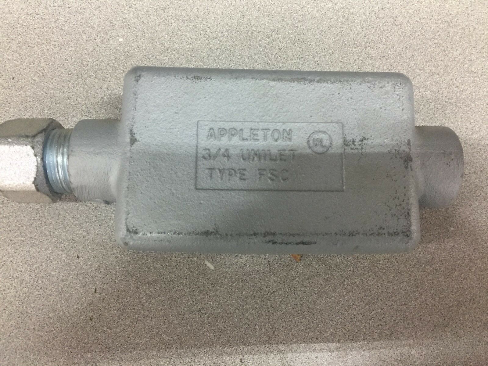 NEW NO BOX APPLETON 3/4 UNILET WITH 20AMP HUBBLE TWIST LOCK RECPT. TYPE FSC