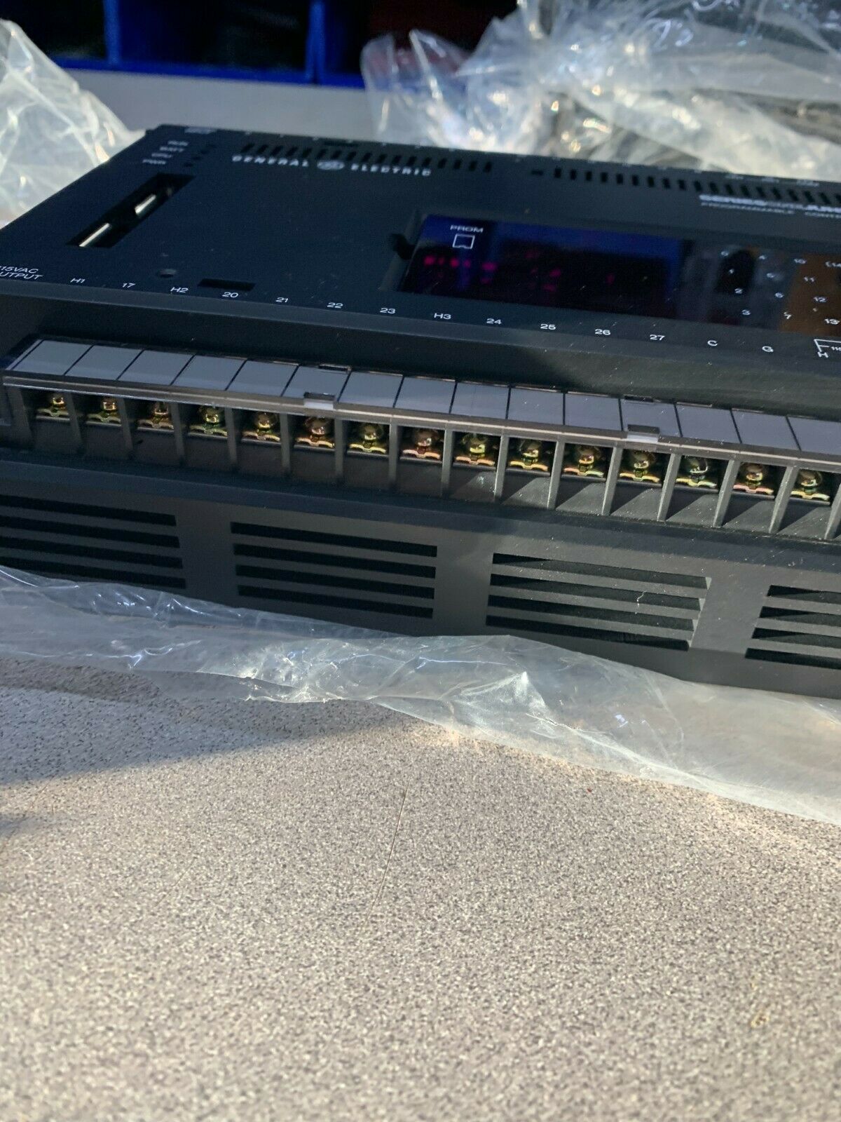 NEW NO BOX GE PROGRAMABLE CONTROLLER IC609SJR100C