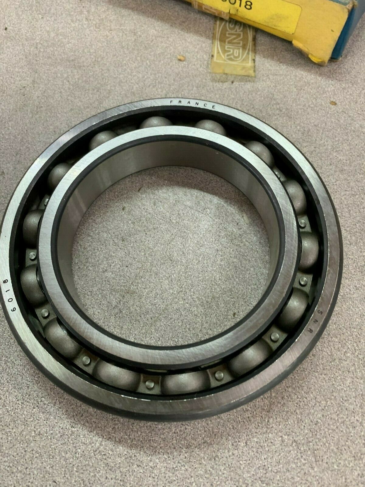 NEW IN BOX SNR ROLLER BEARING 6018