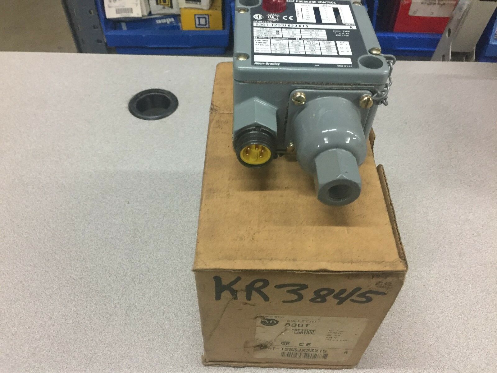 NEW IN BOX ALLEN BRADLEY PRESSURE CONTROL SWITCH 836T-T253JX23X15