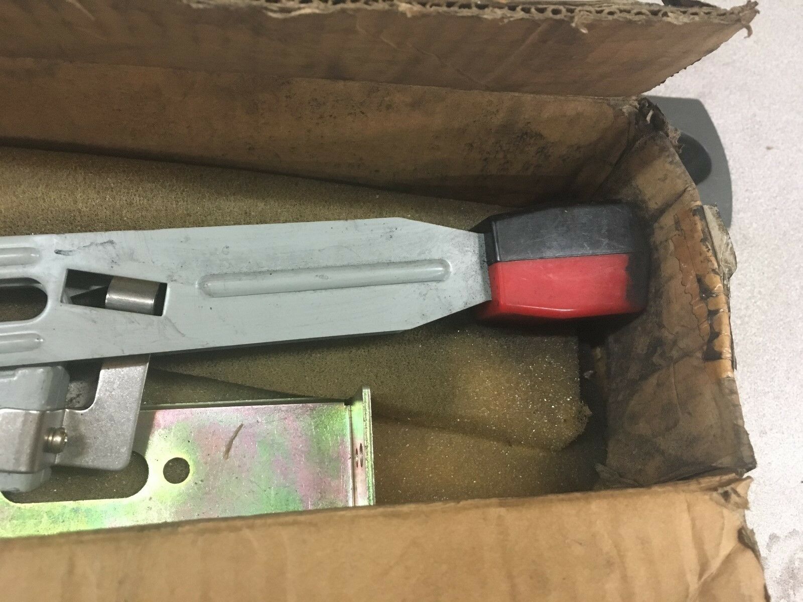 NEW IN BOX GENERAL ELECTRIC FLANGE MOUNTED HANDLE TDA2