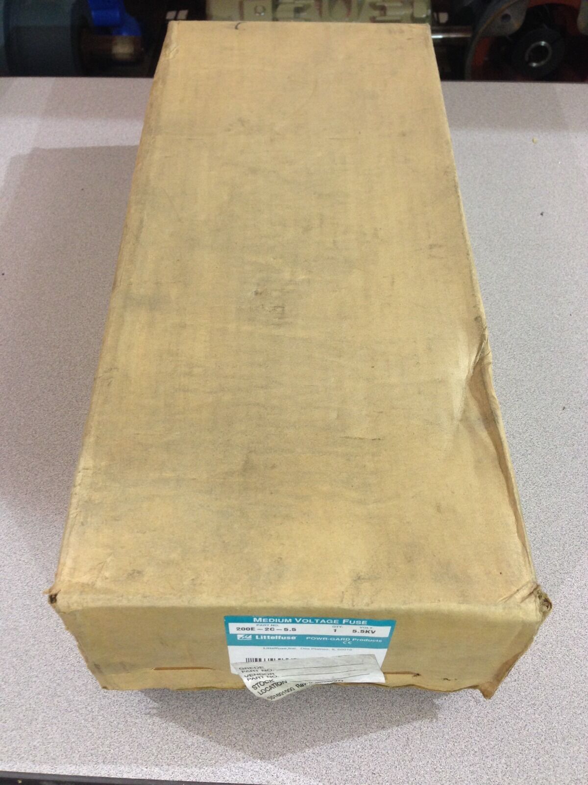 NEW IN BOX LITTELFUSE DOUBLE BARRELL MEDIUM VOLTAGE FUSE 200E-2C-5.5