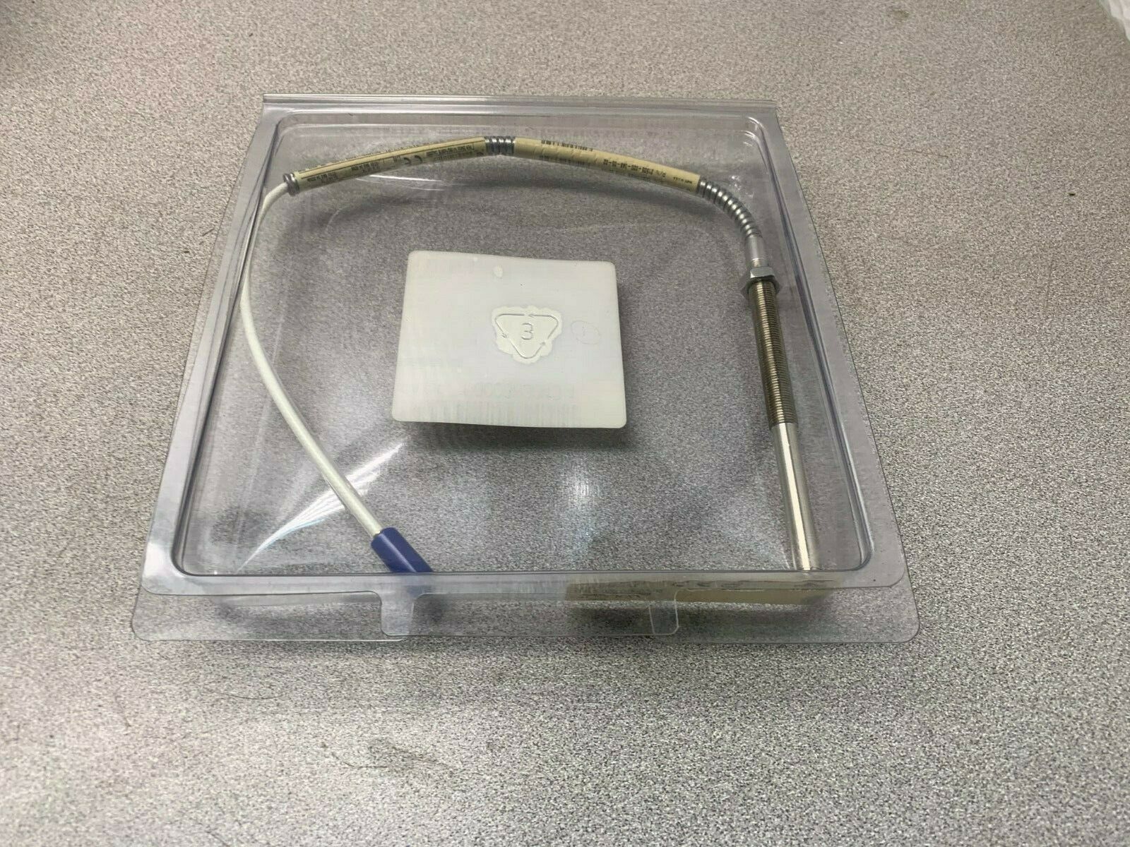NEW BENTLY NEVADA 7200 SERIES PROBE PROXIMITOR 21505-020-048-05-02