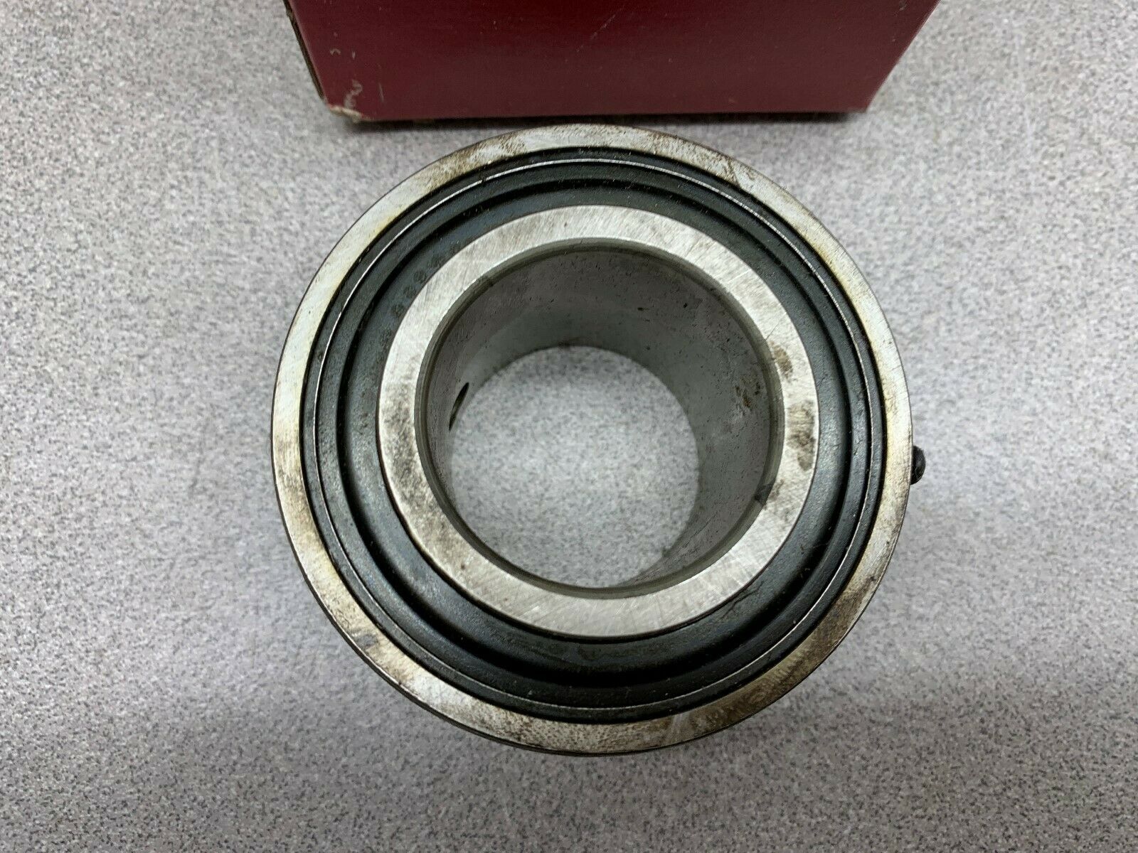 NEW IN BOX SKF BEARING YAR 207