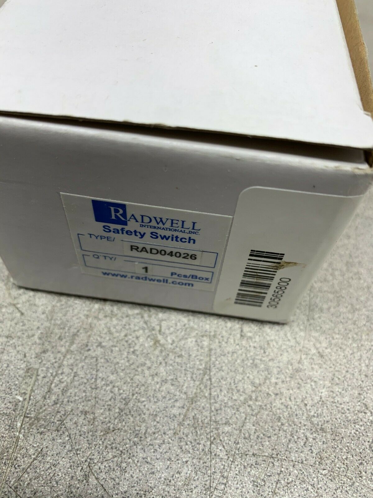 NEW IN BOX RADWELL SOLENOID INTERLOCK SAFETY SWITCH RAD04026