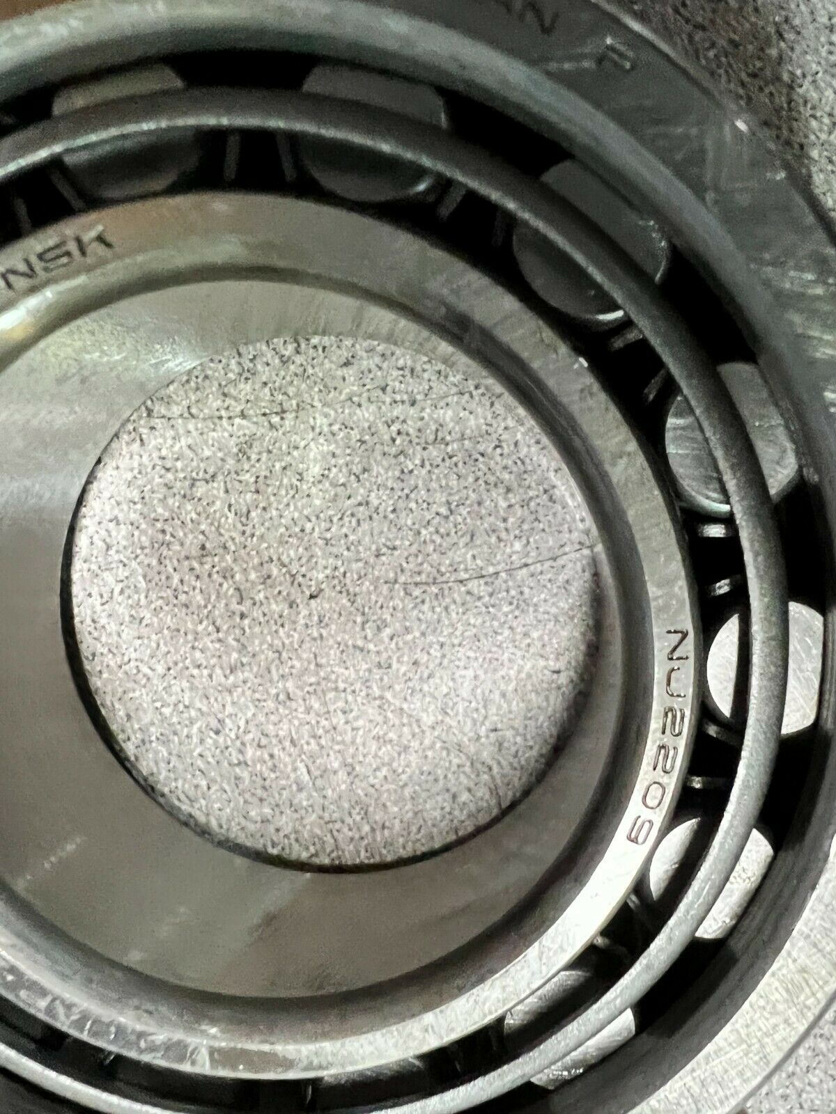 NEW IN BOX NSK 2209 NU2209 CYLINDRICAL ROLLER BEARING NJ2209W