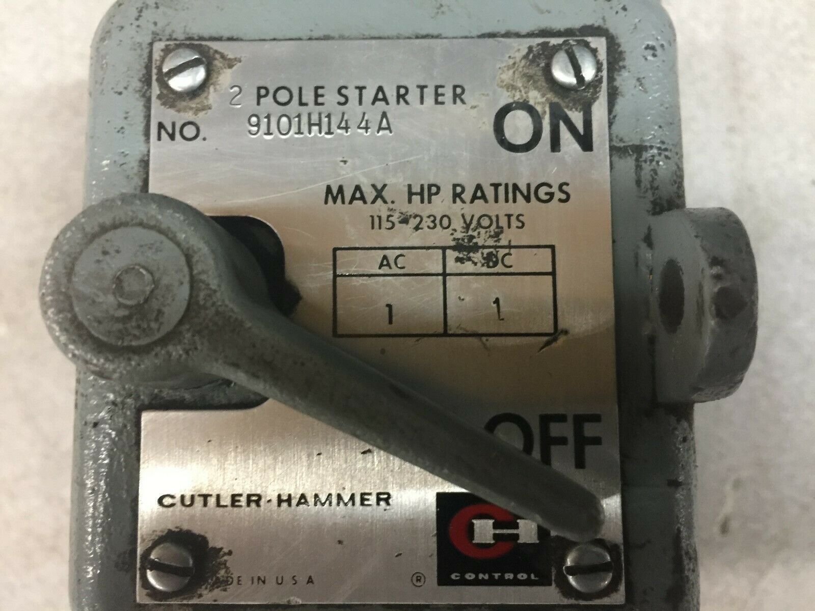 NEW NO BOX CUTLER HAMMER 2 POLE STARTER HAZARDOUS LOCATION 9101H144A