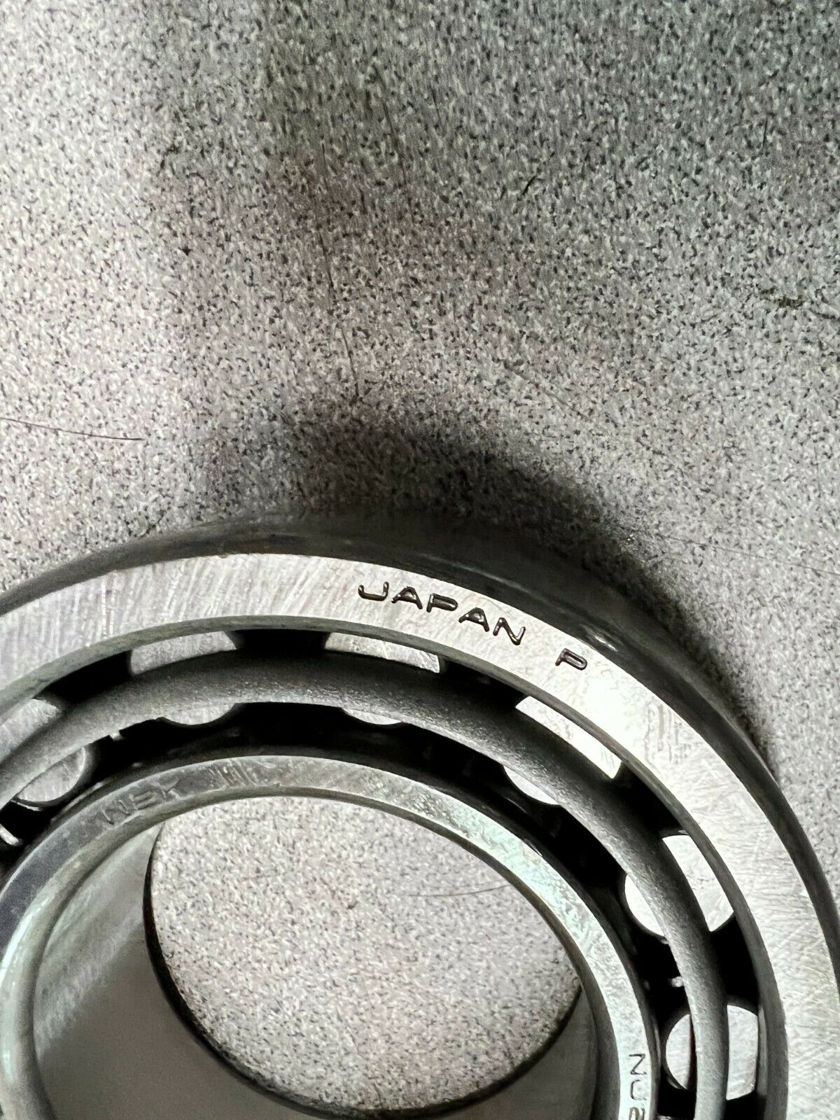 NEW IN BOX NSK 2209 NU2209 CYLINDRICAL ROLLER BEARING NJ2209W