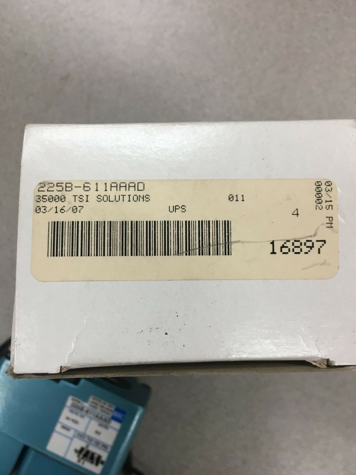NEW IN BOX MAC PNEUMATIC SOLENOID VALVE 225B-611AAAD