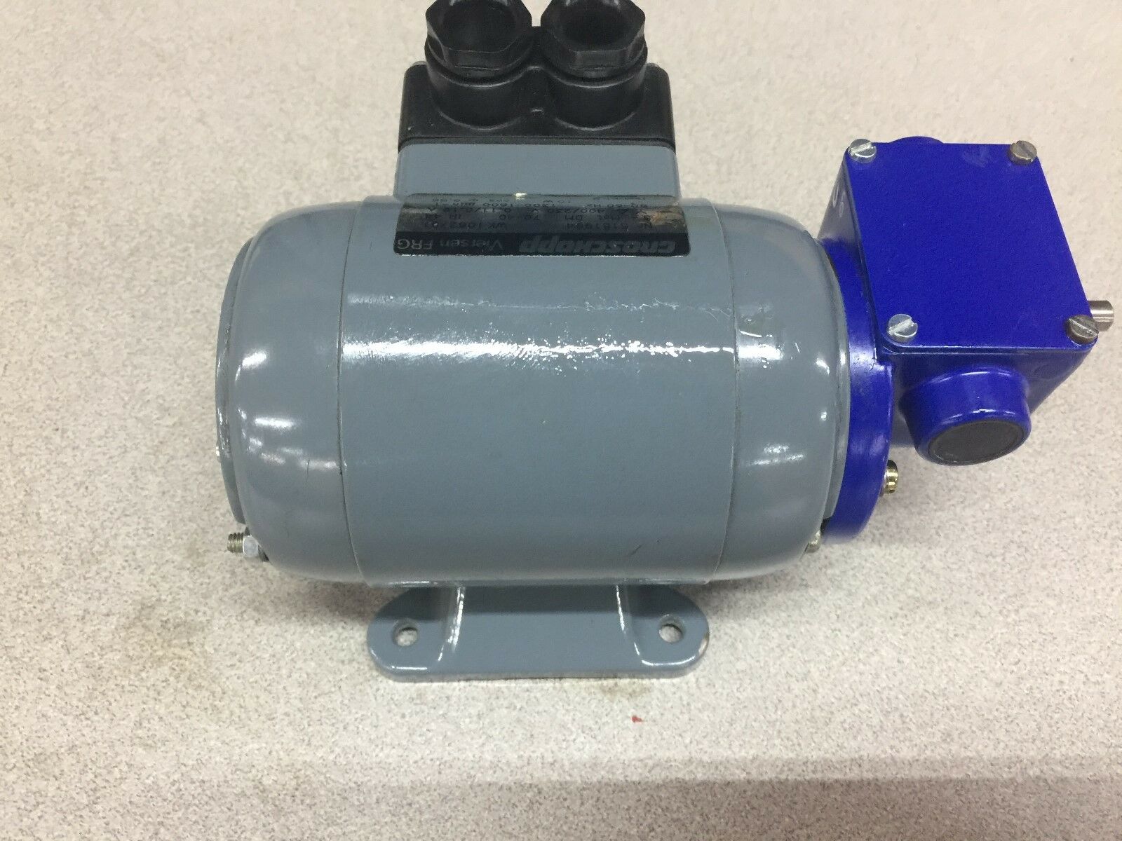 NEW NO BOX CROSCHOPP 3PHASE 230/400V .11/.19A GEARMOTOR 5181994