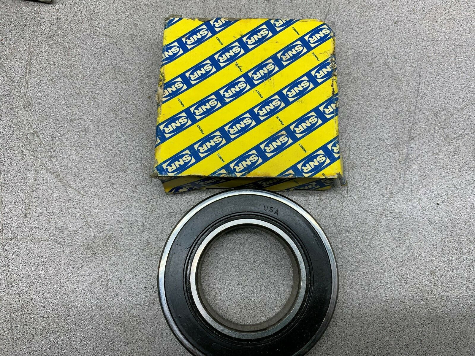 NEW IN BOX SNR BARING 6210.EEJ30D40