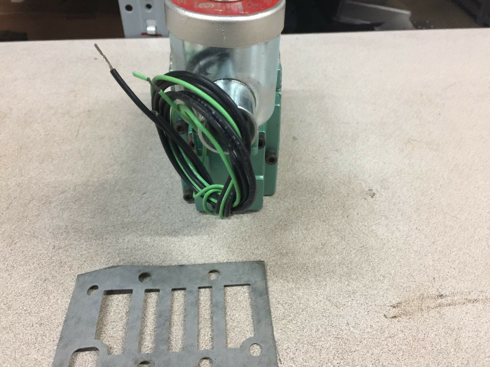 NEW NO BOX NUMATICS 120VAC 150PSI AIR VALVE 3.3SXP4 0