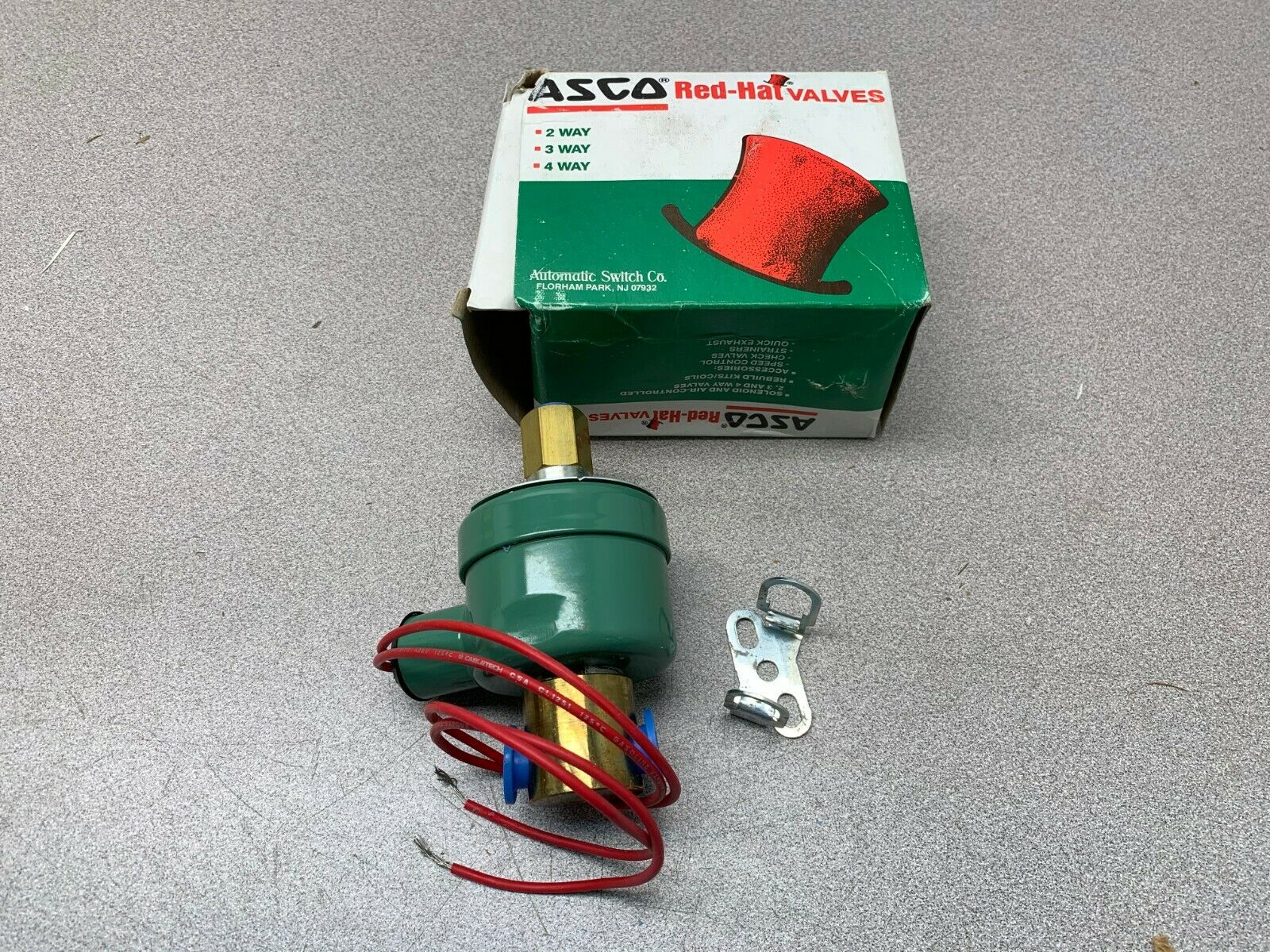 NEW IN BOX ASCO RED-HAT 1/4" PIPE 110/120V. SOLENOID VALVE FBX8314C2807615