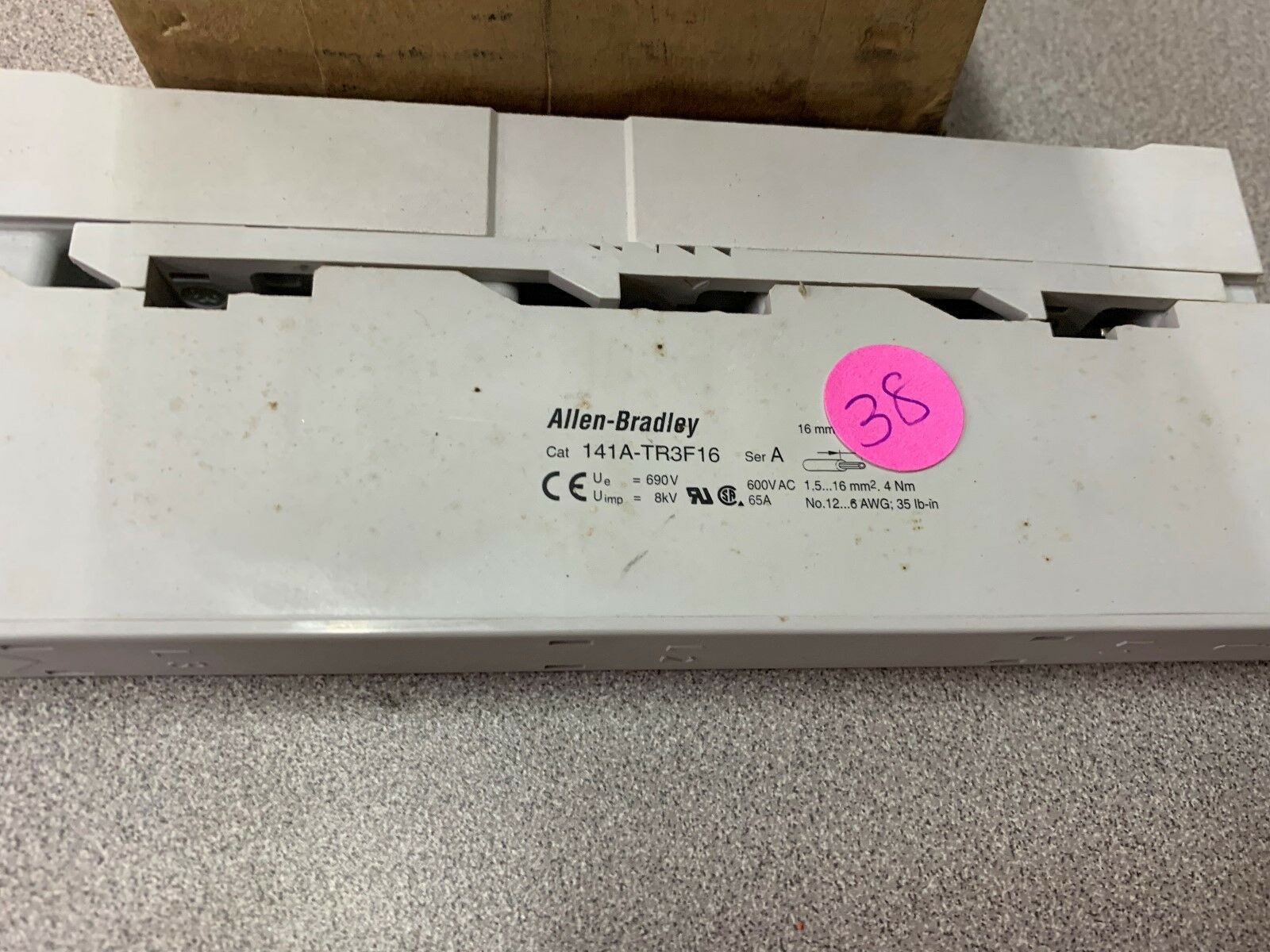 NEW IN BOX LOT OF 5 ALLEN BRADLEY FEDERAL BUSBAR SUPPORT 141A-TR3F16 SERIES A