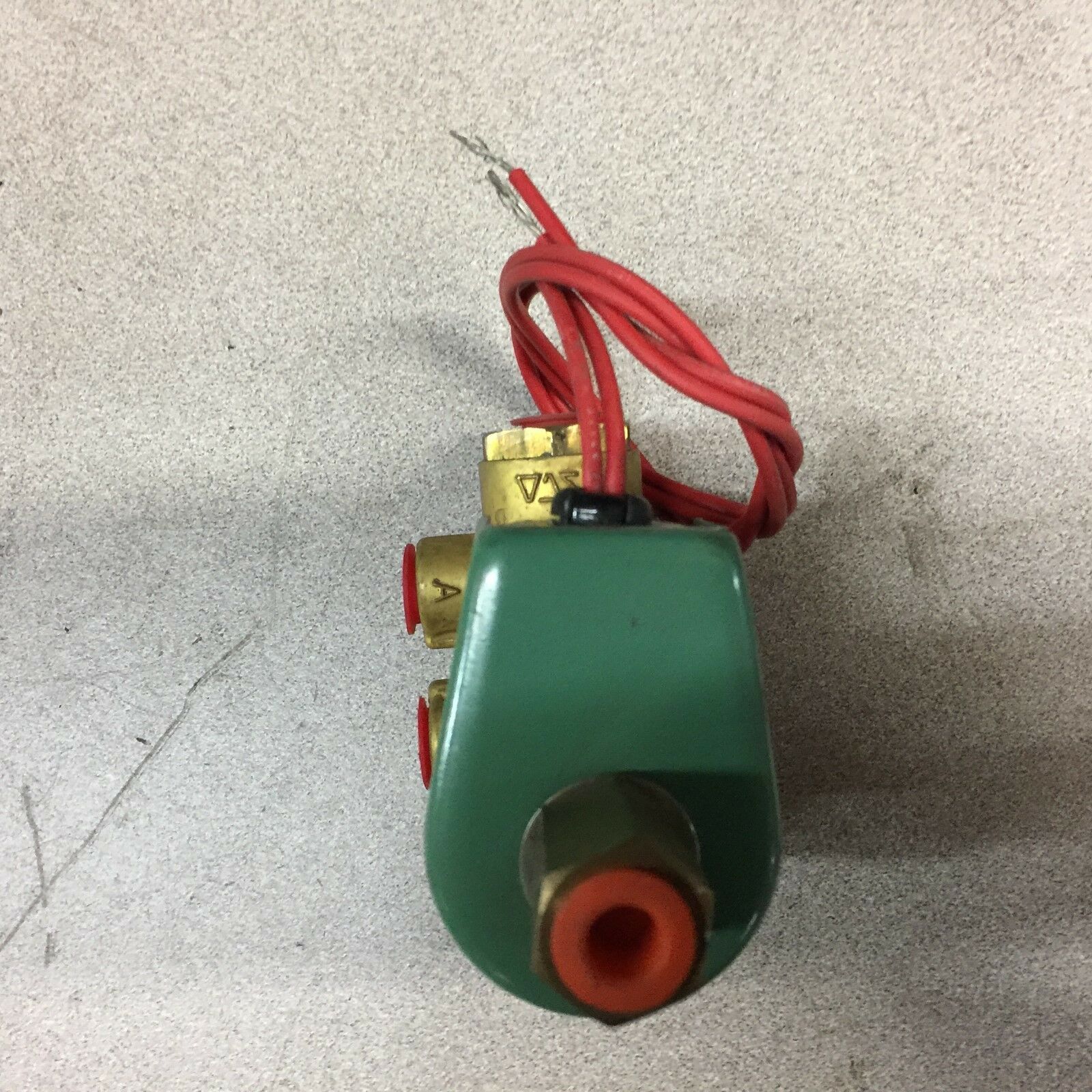 NEW NO BOX ASCO 1/4NPT 10-150PSI 120VAC SOLENOID VALVE GS8345E1V