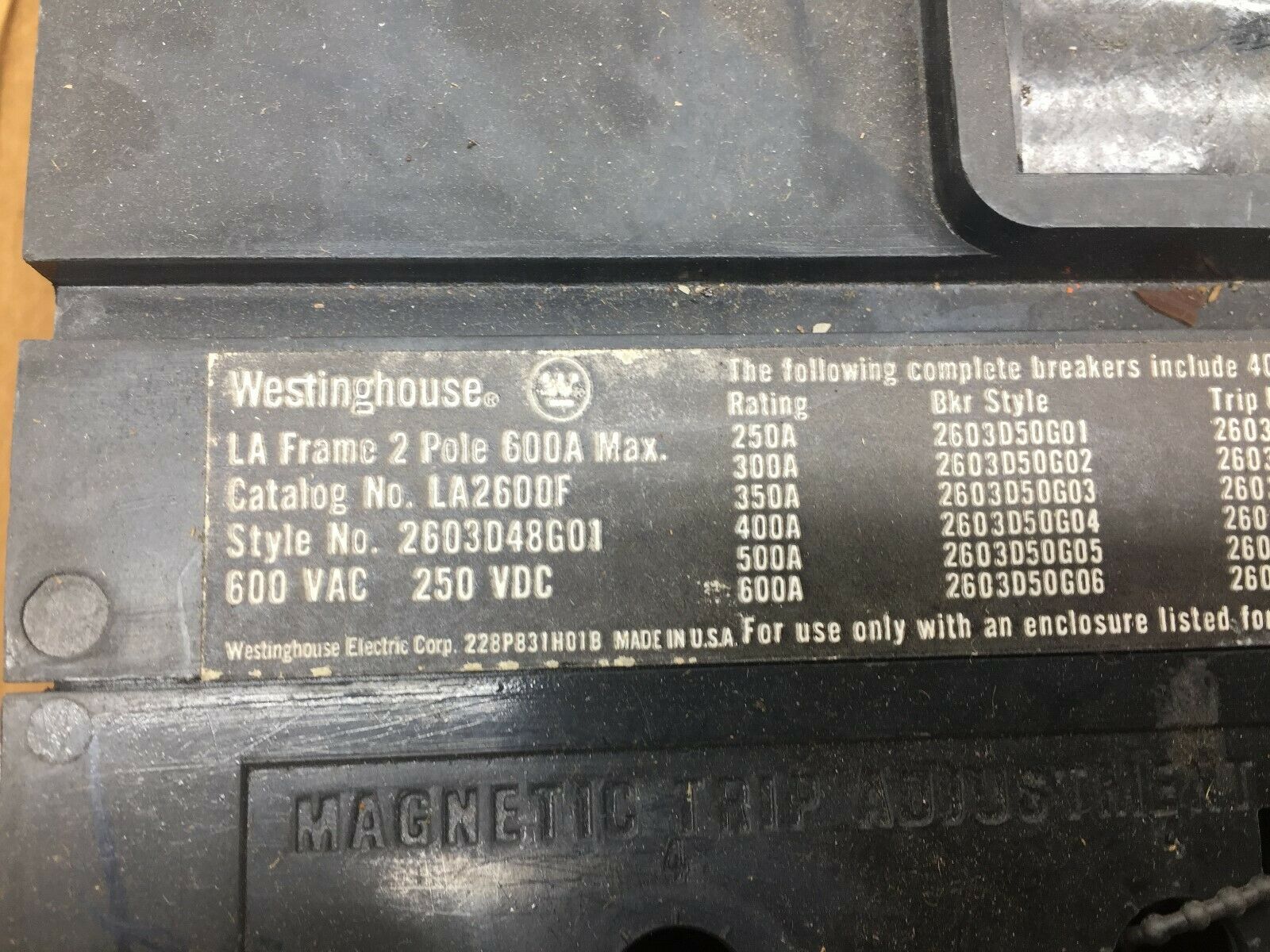NEW IN DAMMAGED BOX WESTINGHOUSE 600 AMP 2 POLE 600 VAC WITH MAG TRIP LA2600F /