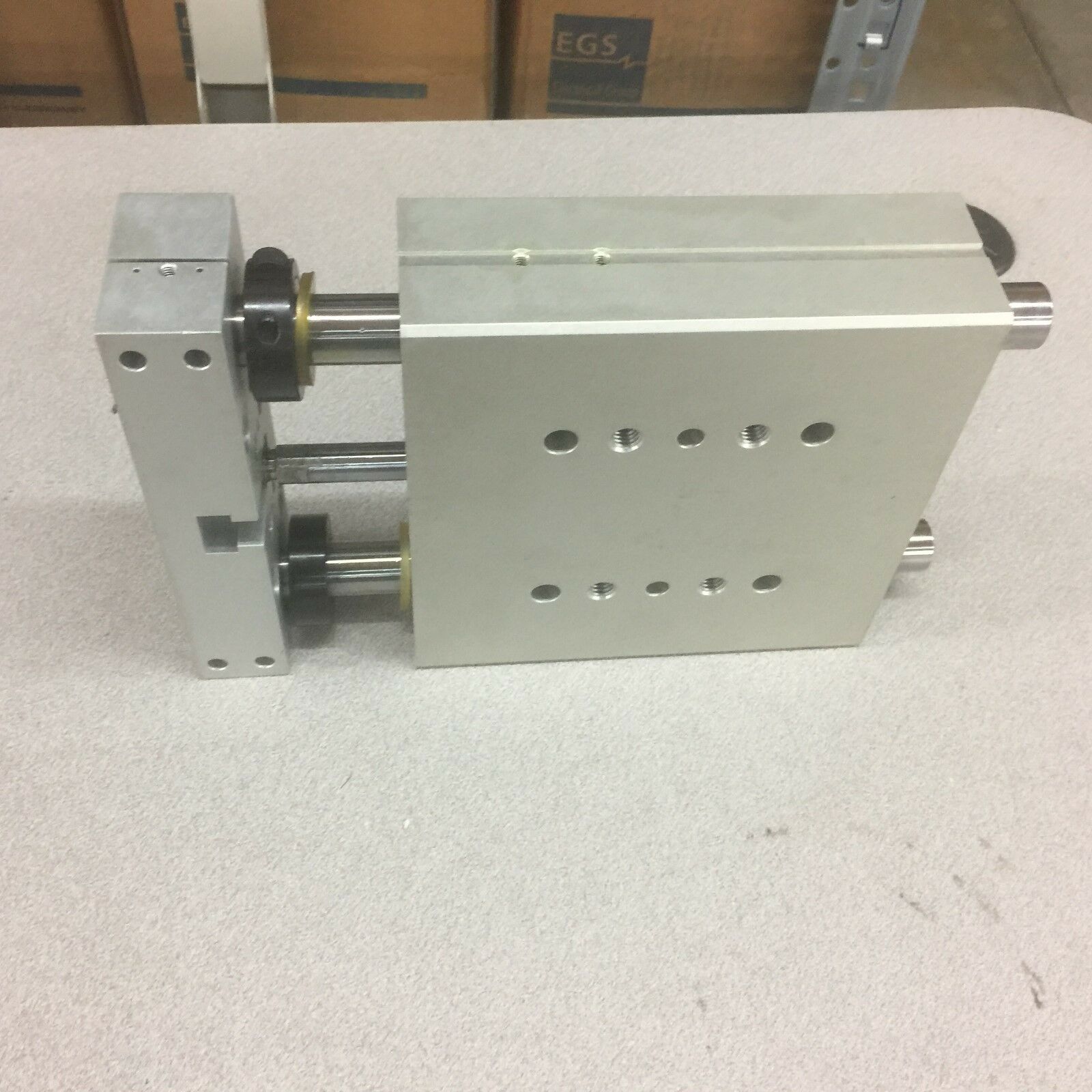 NEW NO BOX DESTACO ROBOHAND SLIDE ACTUATOR AIR 1.5" BORE 1" STROKE DLT-20-E-C-1