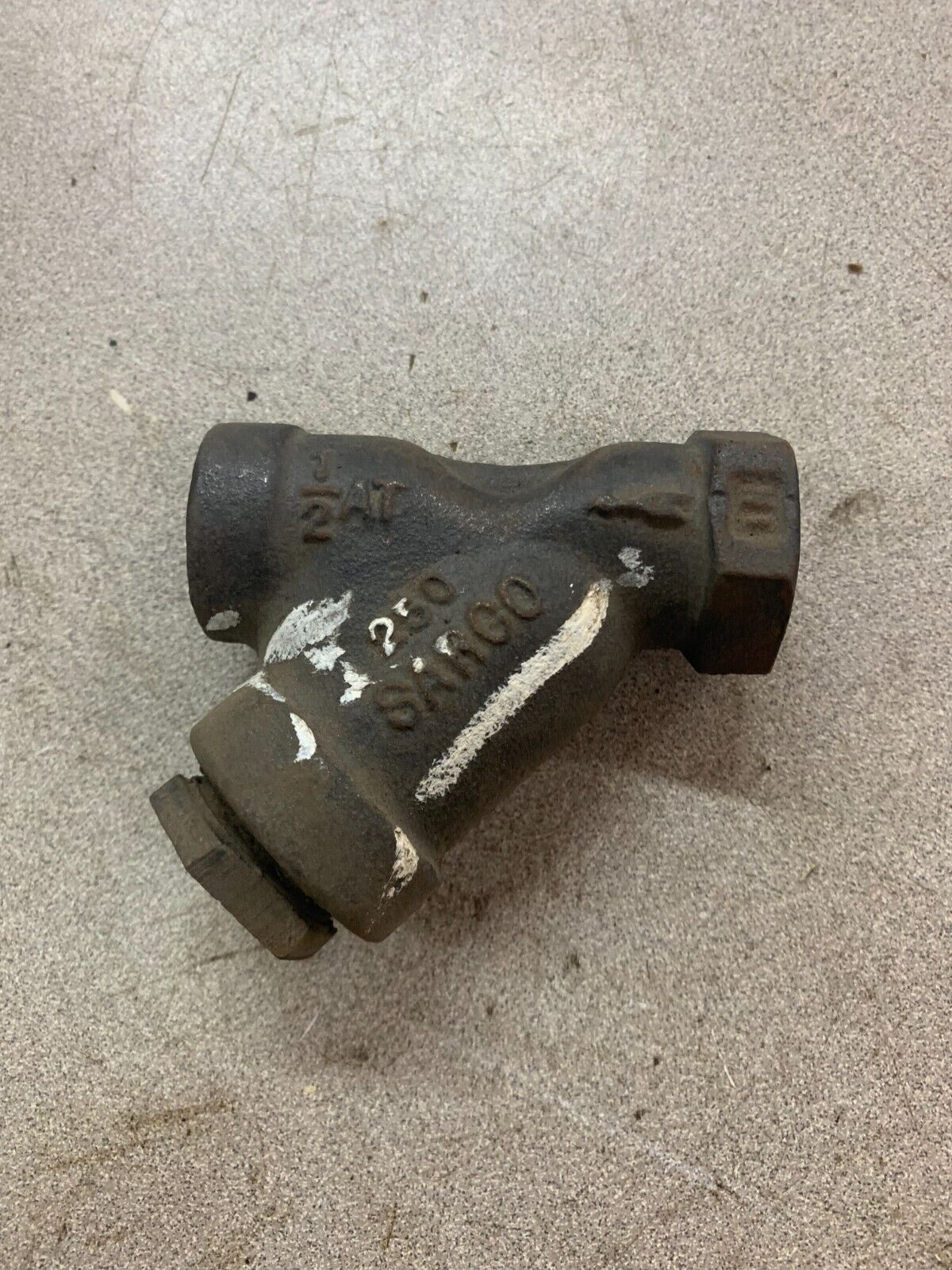 NEW NO BOX SARCO 250 1/2" Y-STRAINER