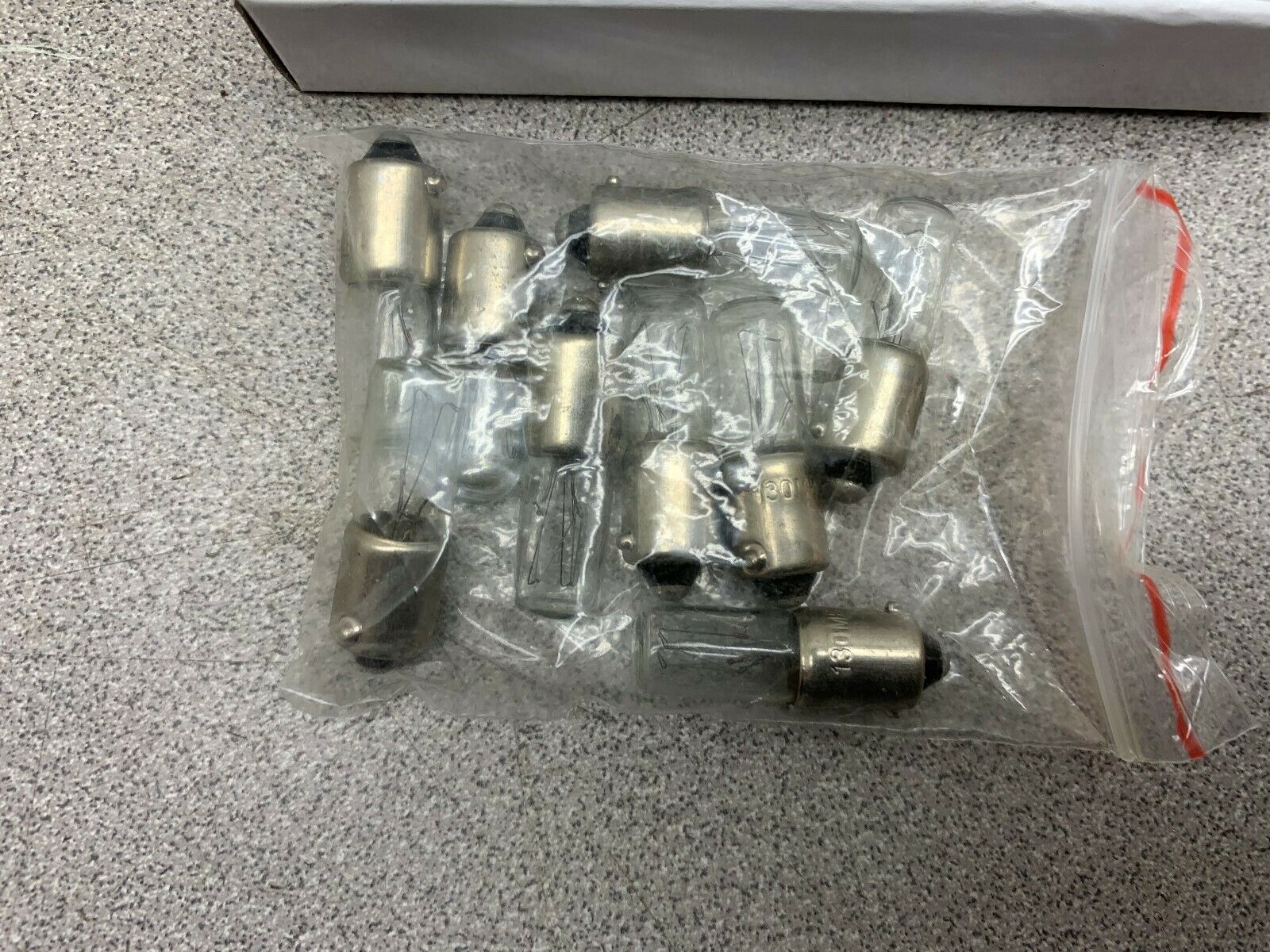 BOX OF 9 NEW IN BOX GENERIC BULB 130MB