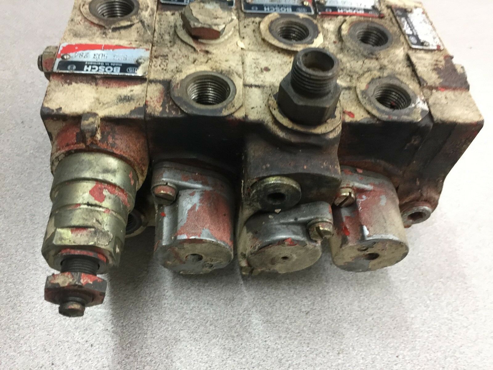 USED BOSCH MANUAL VALVE BANK 0 528 093 009/144
