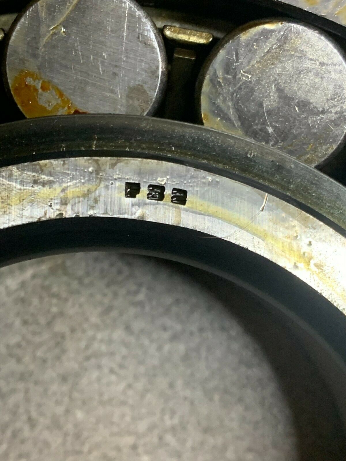 NEW NO BOX SNR ROLLER BEARING 21313 F32