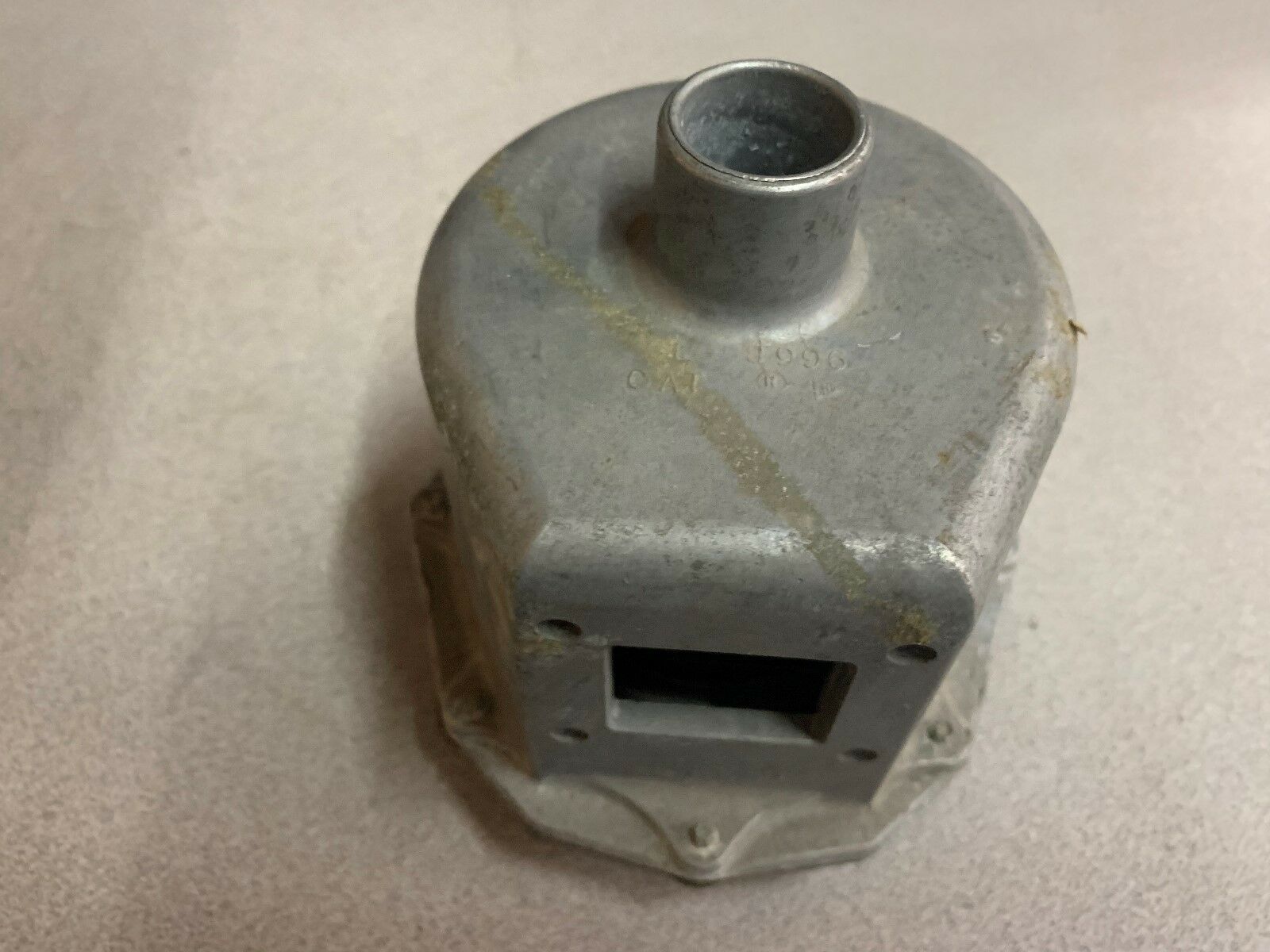 NEW NO BOX CATERPILLAR VALVE 9L-8996