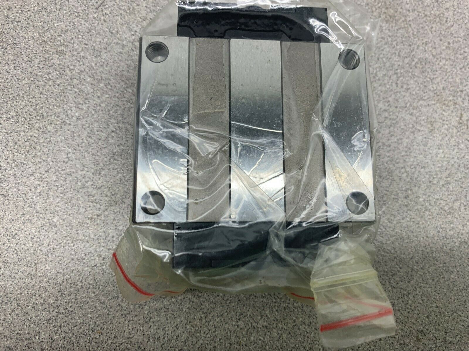 NEW IN BOX SKF BEARING LLTHC 20 A-TO- P5 M/P010612