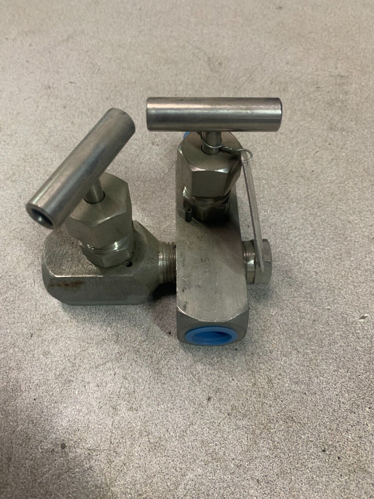 NEW NO BOX HEX VALVE DIVISIONS STAINLESS STEEL VALVE HG4S1U313P412