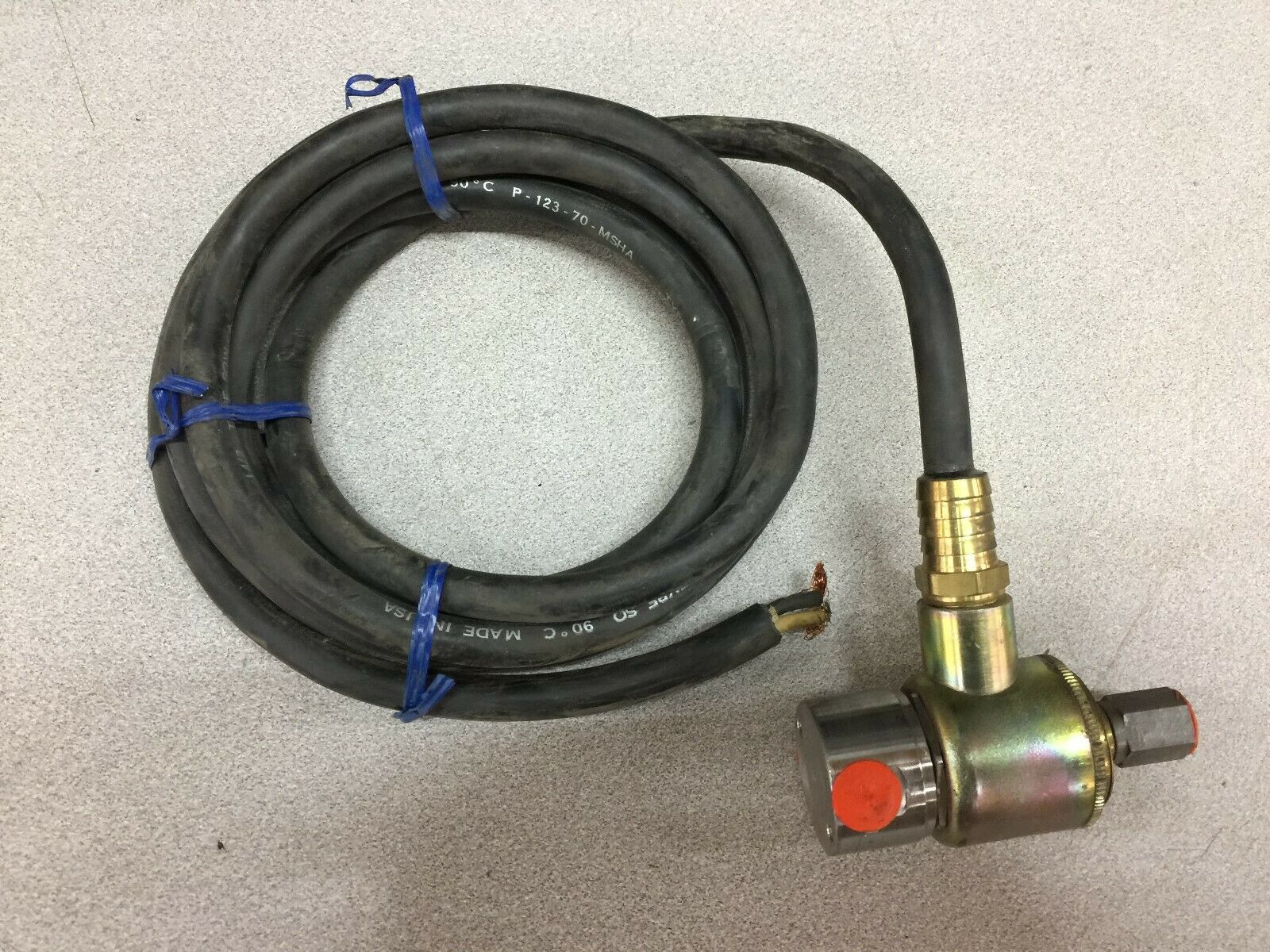 NEW NO BOX SKINNER PREWIRED 120VAC COIL 400PSI SOLENOID VALVE X5C52855