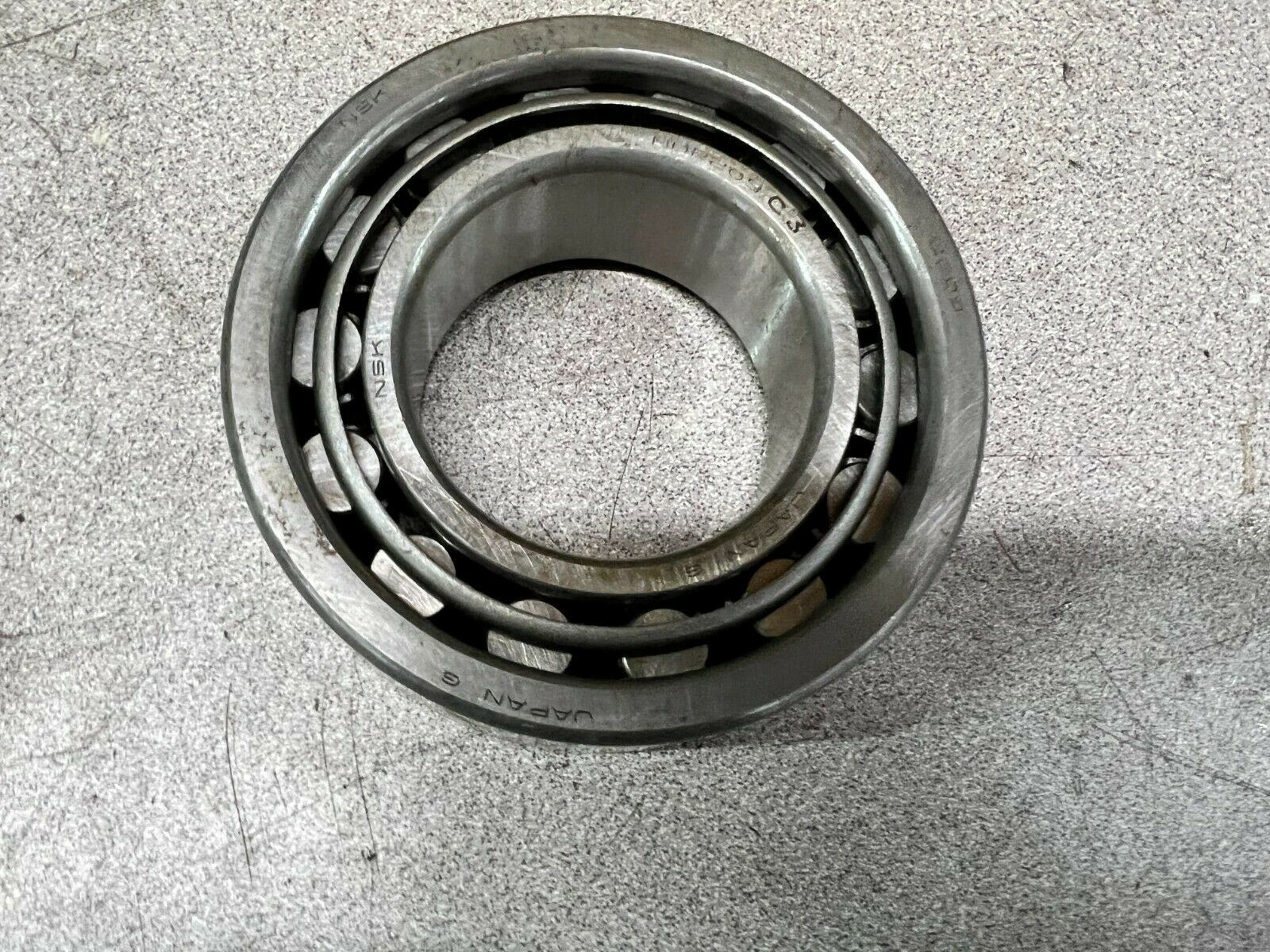NEW IN BOX NSK NU2209C3 2209 CYLINDRICAL ROLLER BEARING NU2209WC3