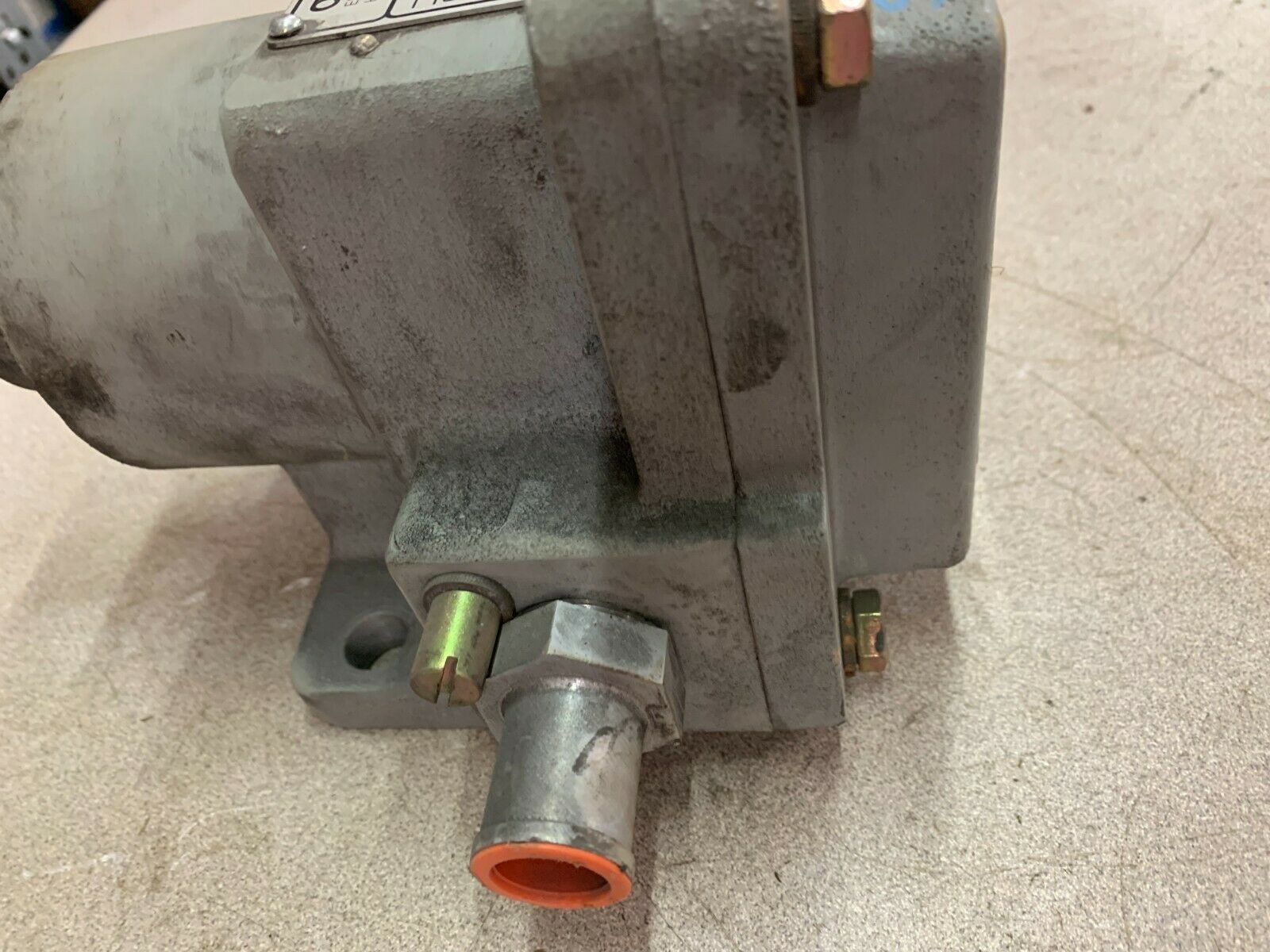 NEW NO BOX HUBBELL ENSIGN 2210-132CC10 SPEED SWITCH SBXC-11070