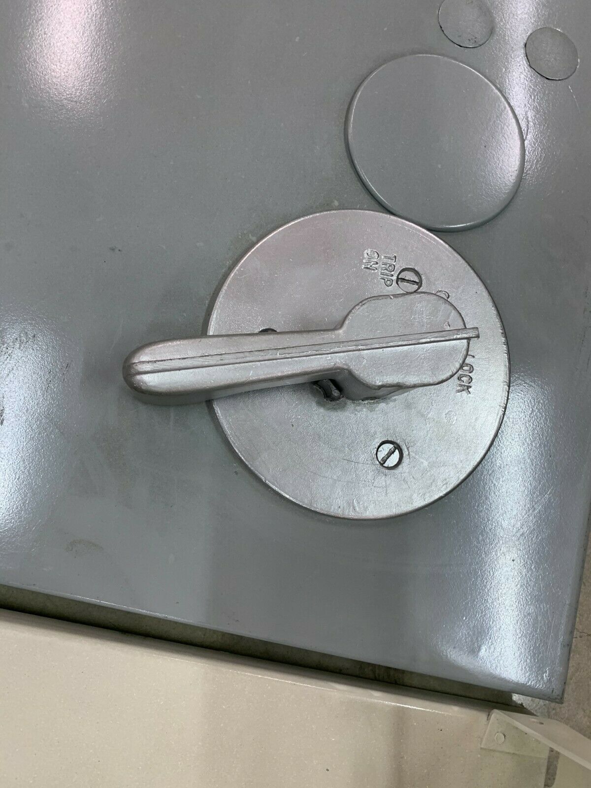 NEW NO BOX CUTLER-HAMMER SIZE 3 MCC BUCKET A10EN0 WITH 90AMP BREAKER