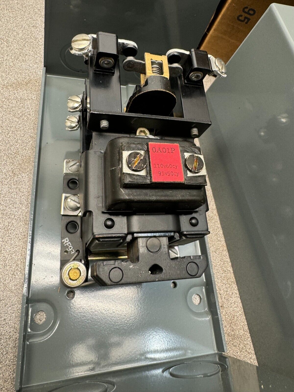 NEW IN BOX ALLEN-BRADLEY AC RELAY TYPE B 110V. 3 POLE 700-B30A