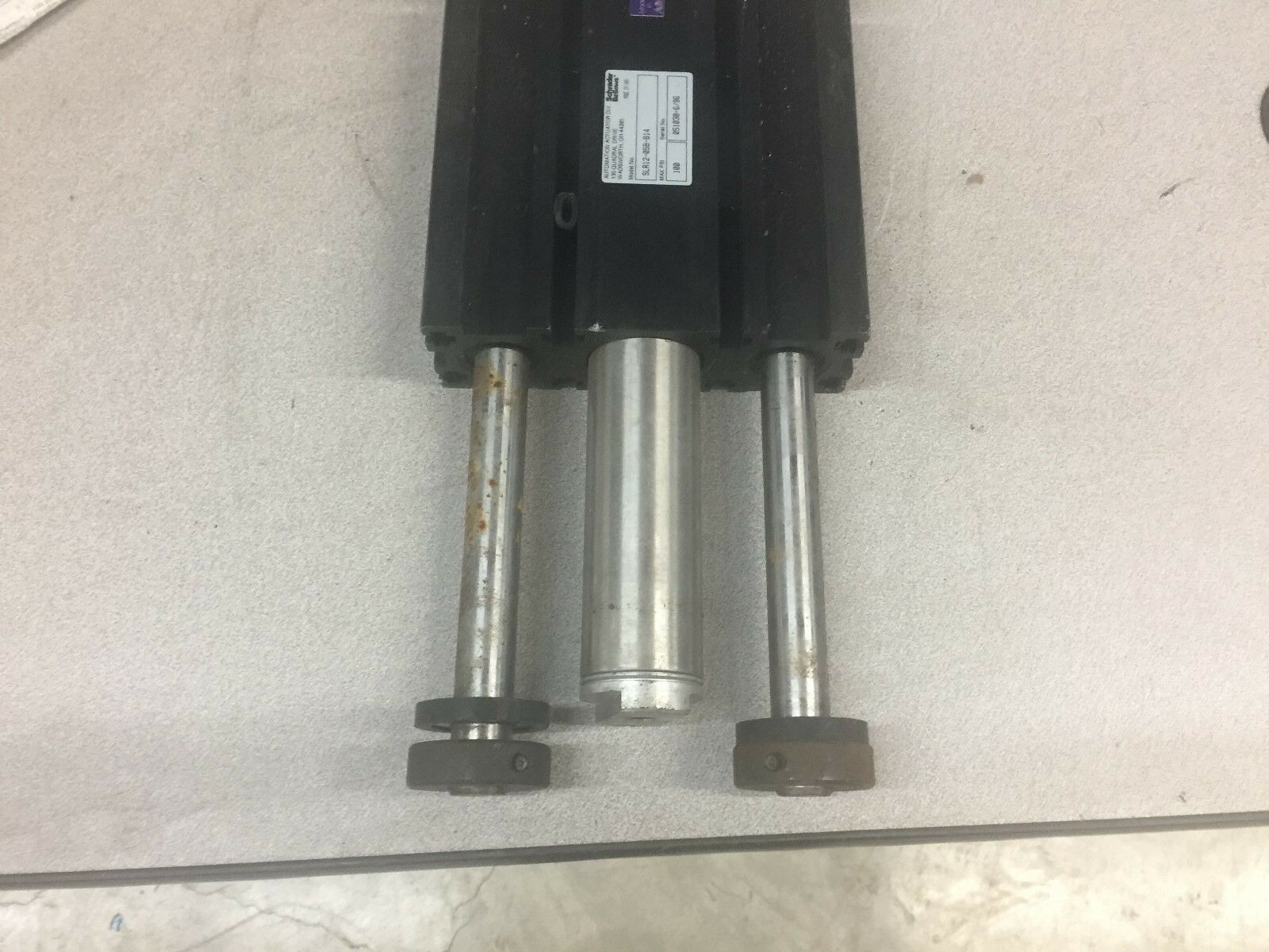 NEW NO BOX SCHRADER BELLOWS SLR LINEAR ACTUATOR SLR12-05B-B14