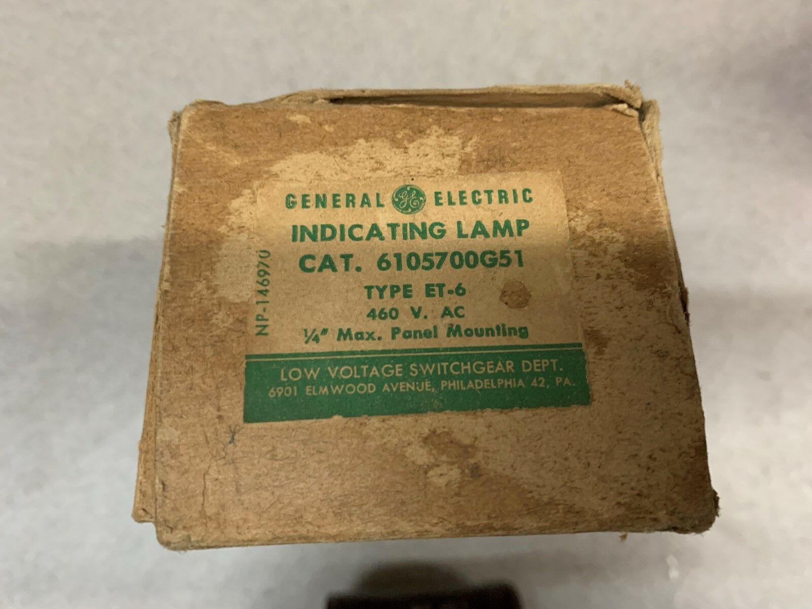 NEW IN BOX GE LAMP 6105700G51