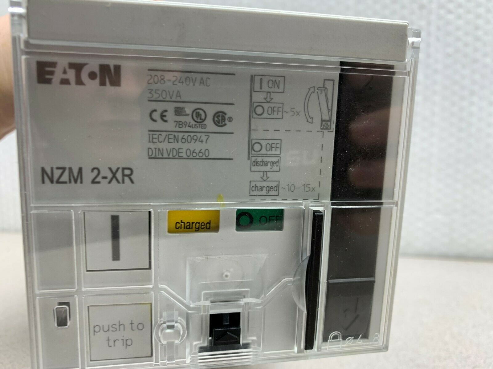 NEW EATON MOELLER 100AMP BREAKER WITH SYNCHRONIZED REMOTE OPERATOR NZM 2-XR