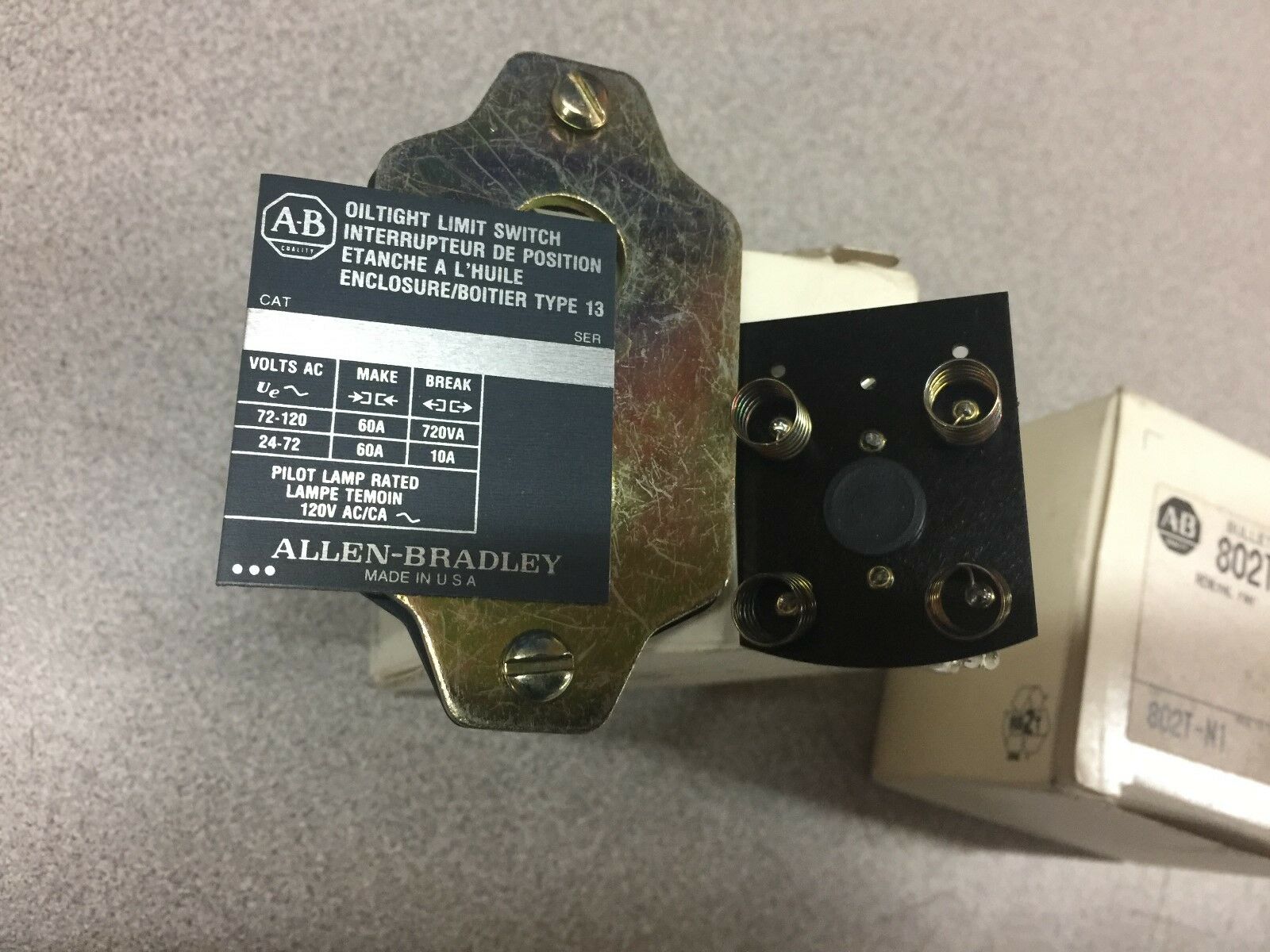 NEW IN BOX (LOT OF 2) ALLEN BRADLEY LIGHT KIT, INDICATING LAMP/COVER KIT 802T-N