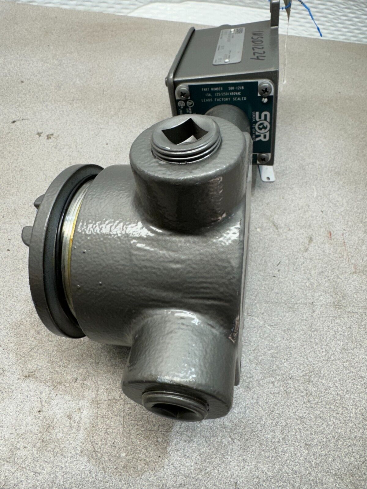 NEW NO BOX SOR SNAP SWITCH 500-121B MODEL 6BA-KB5-M4-C2A-RRTBYY