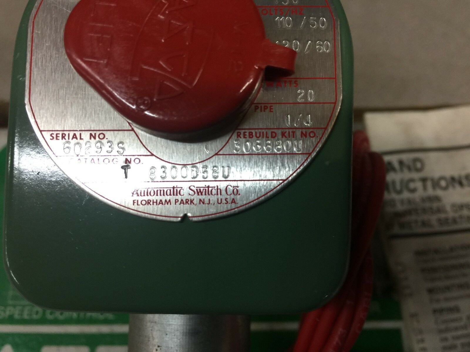 NEW IN BOX ASCO 1/4"NPT 120VAC 150PSIG SOLENOID VALVE T 8300D58U