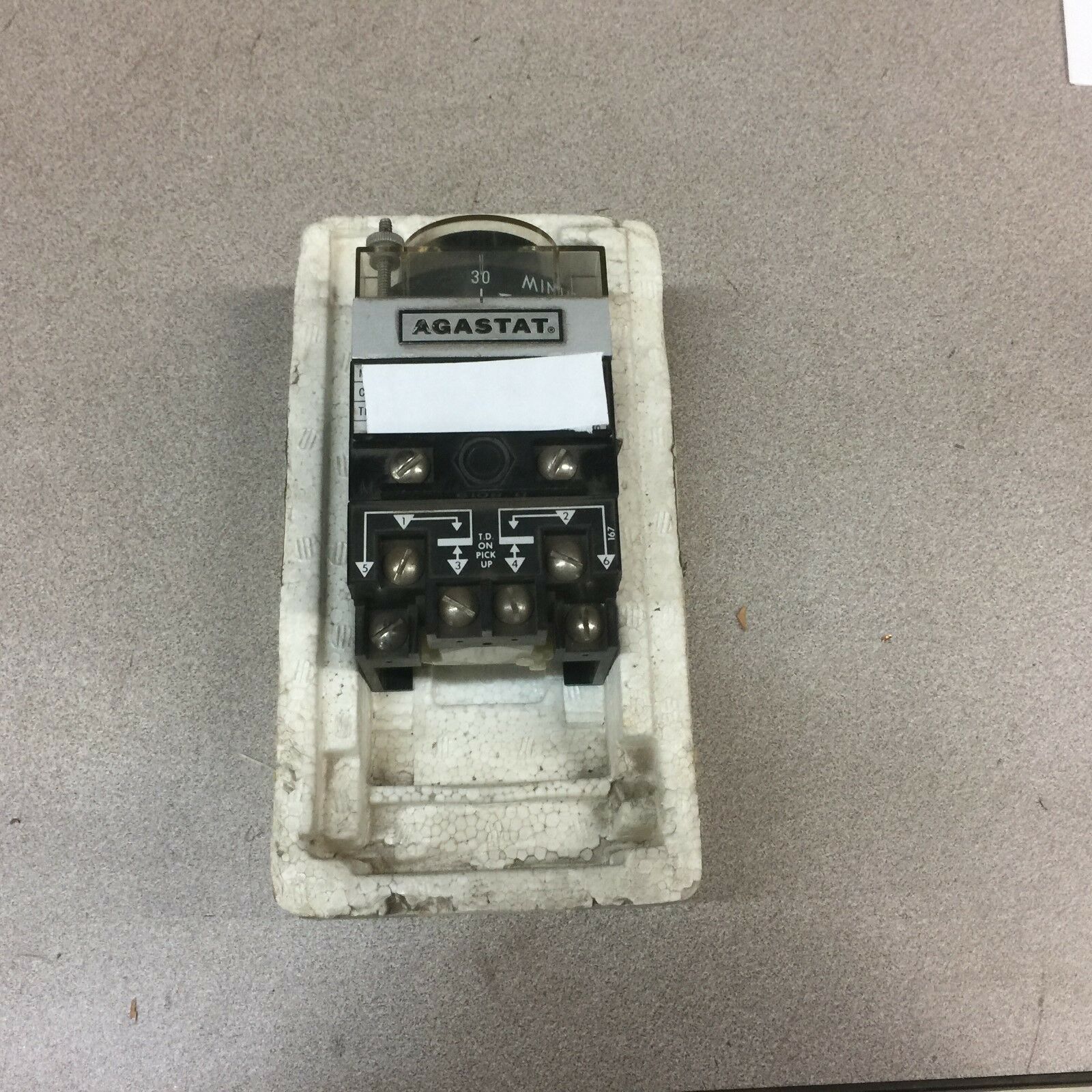 NEW IN BOX AGASTAT TIMING RELAY 550V 3-30MIN 7012DHI1