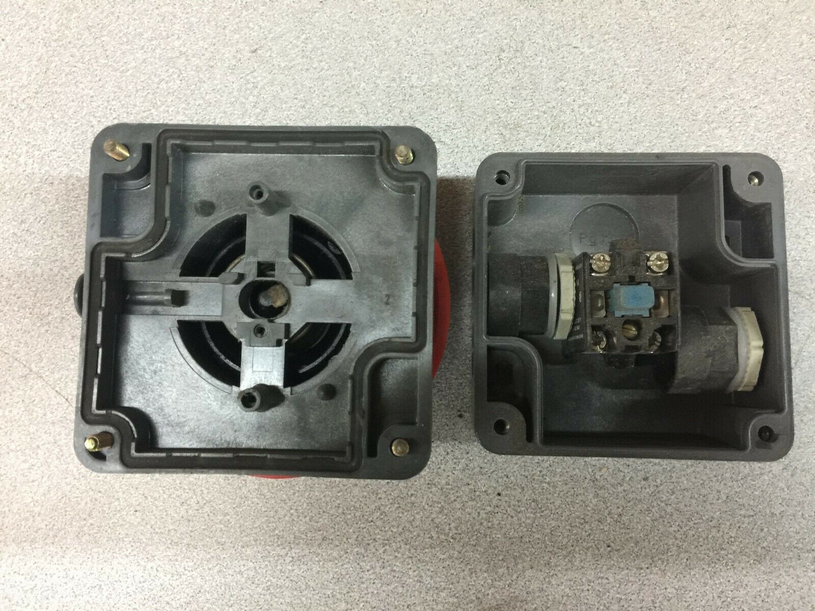 NEW NO BOX KLOCKNER-MOELLER HEAVY PILOT DUTY MUSHROOM SWITCH FAK-R/K-NA