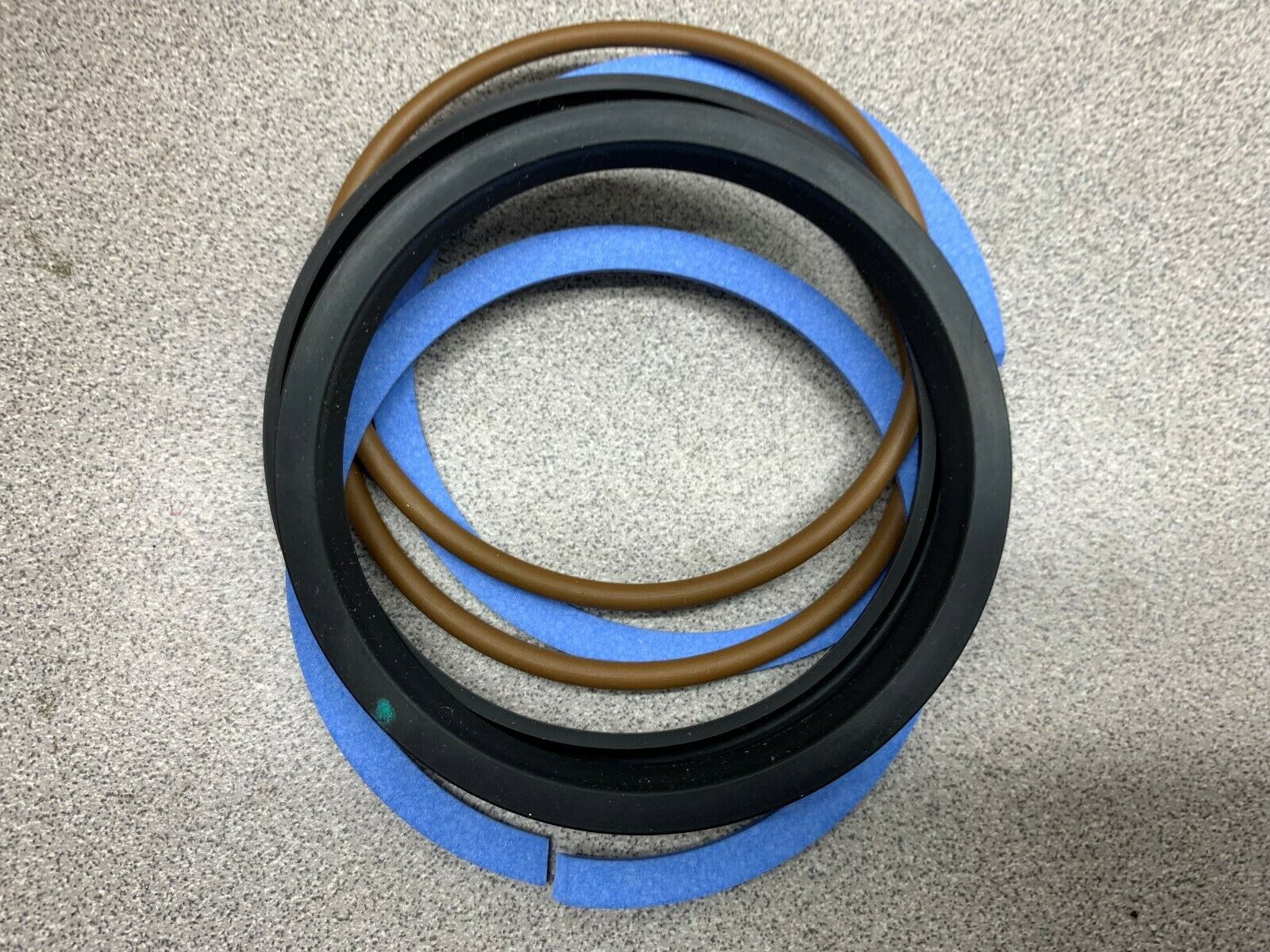 NEW IN BOX ATLAS SEAL KIT 4B00S032V