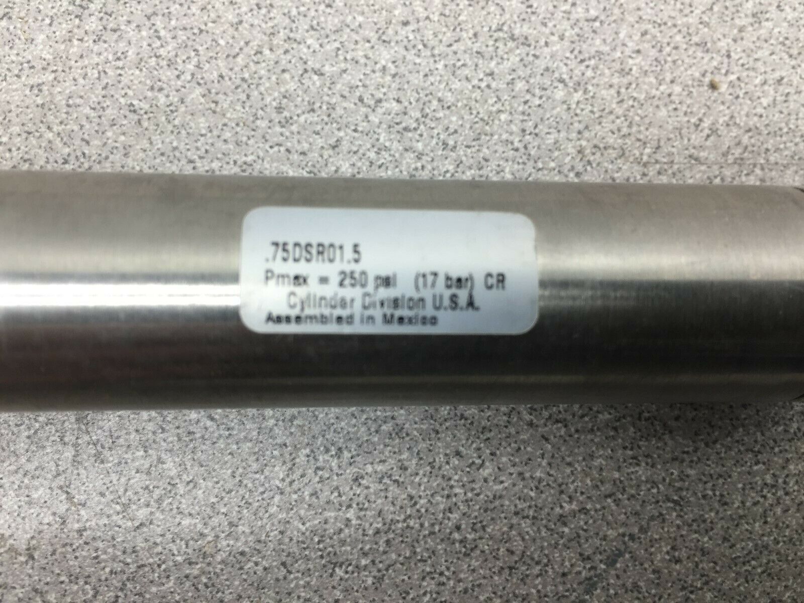 NEW NO BOX PARKER 3/4BORE 1.5STROKE PNUEMATIC CYL.  .75DSR01.5