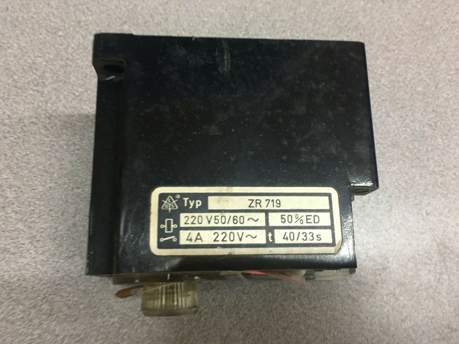 NEW NO BOX DOLD ZR719