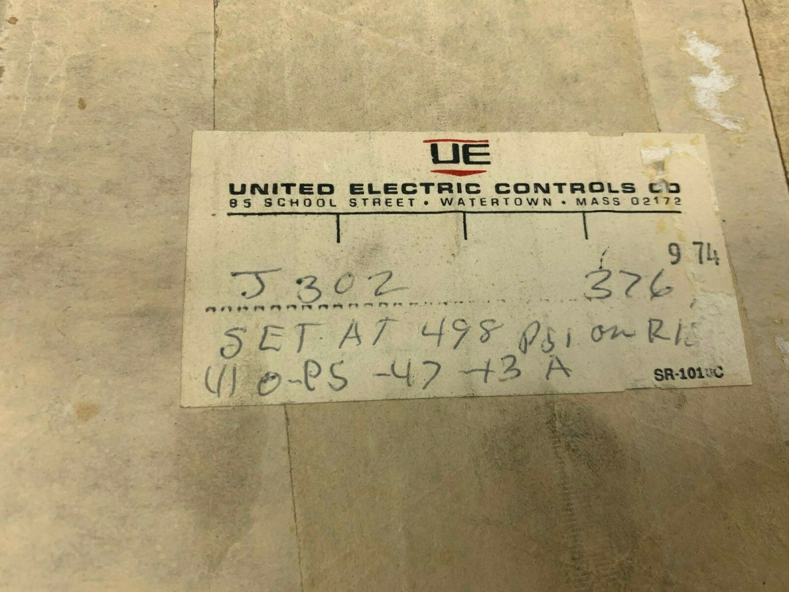 NEW IN BOX UNITED ELECTRIC PRESSURE SWITCH J302 8-74 376